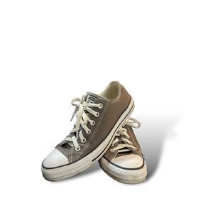 Converse Chuck Taylor All Star Low Top Unisex Sneakers Gray Size 7 Women / 5 Men